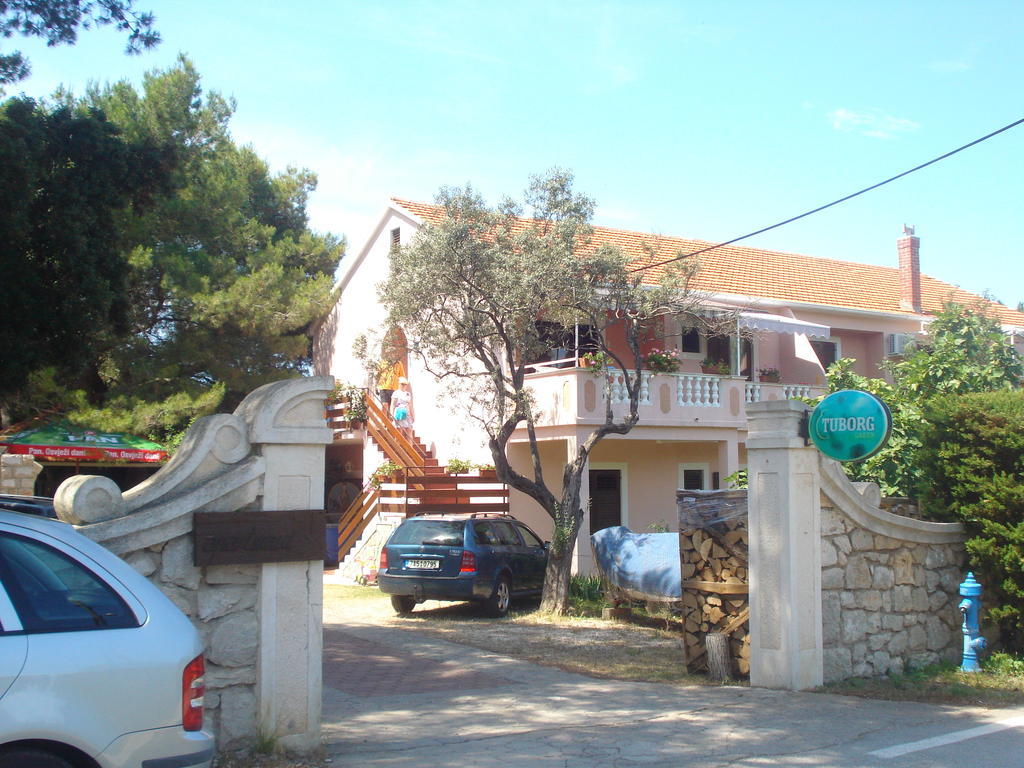 Apartments Vidakovic Ugljan Buitenkant foto